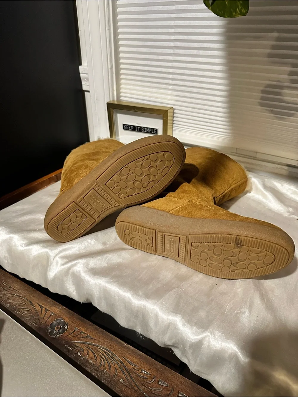 EUC Coach Suede Sherpa Lined Boots in Camel